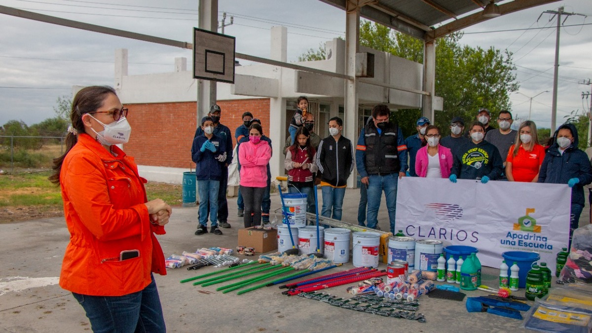 Clarios apoya en rehabilitación de 4 escuelas de Nuevo León. Foto: Especial.