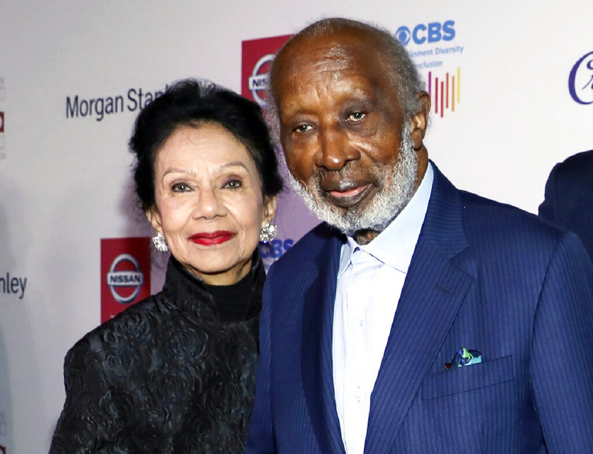 Jacqueline Avant, izquierda, y Clarence Avant. | AP