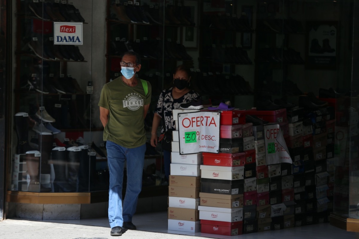 La baja en el tercer trimestre del año de empleadores hombres fue de nueve mil 948. Foto: Jorge López