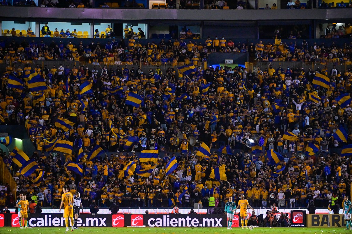 Comisión Disciplinaria manda aviso de veto a Tigres por invasión de dos aficionados (Imago7)