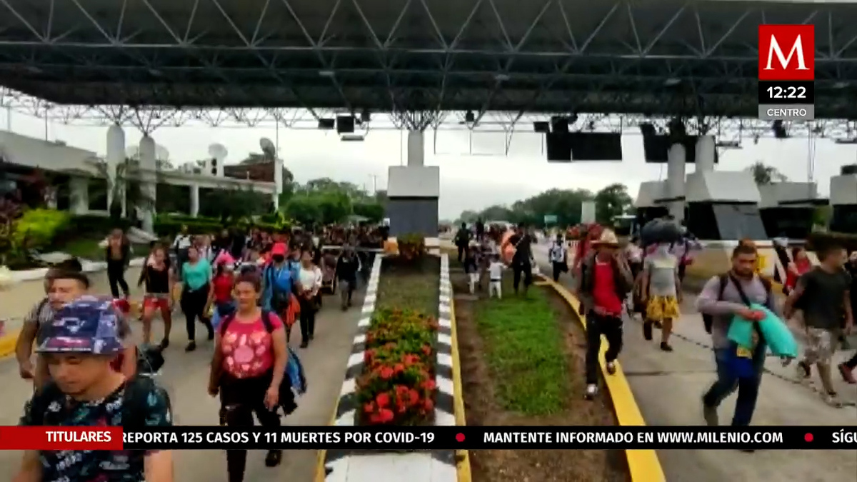 Pasa caravana migrante por la cuenca de Papaloapan