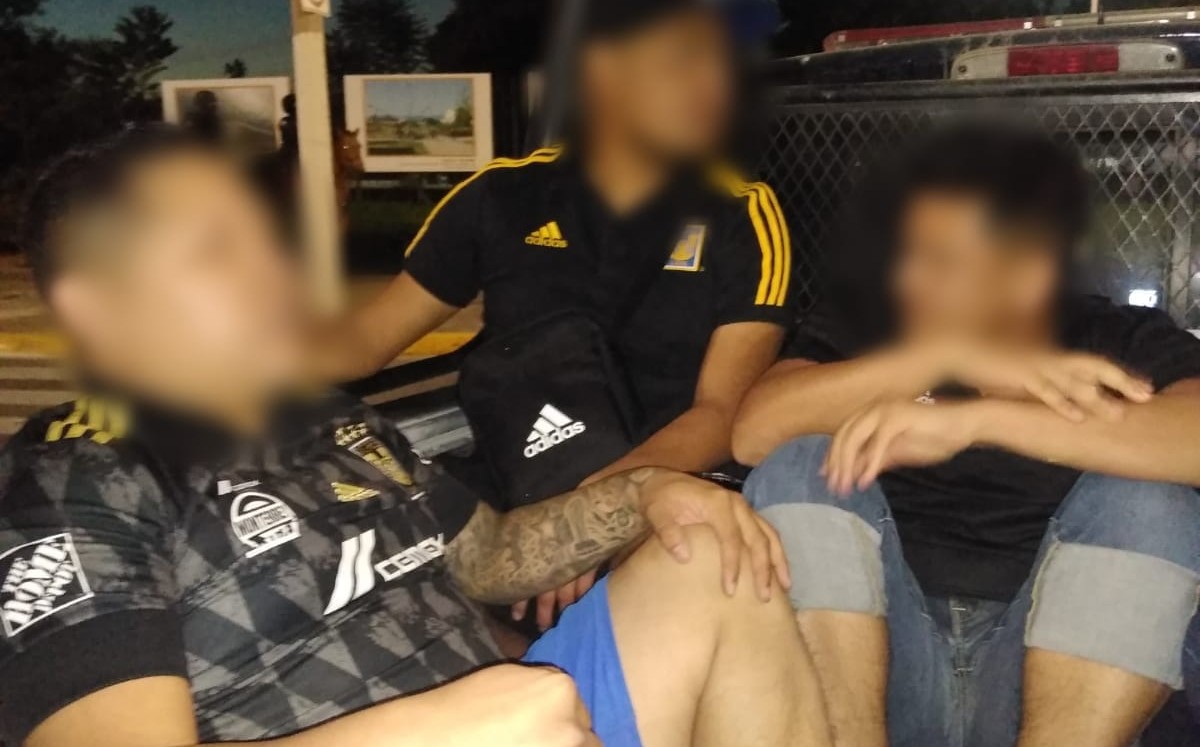 Aficionados del Tigres fueron detenidos por elementos de Policía de León. | Especial.