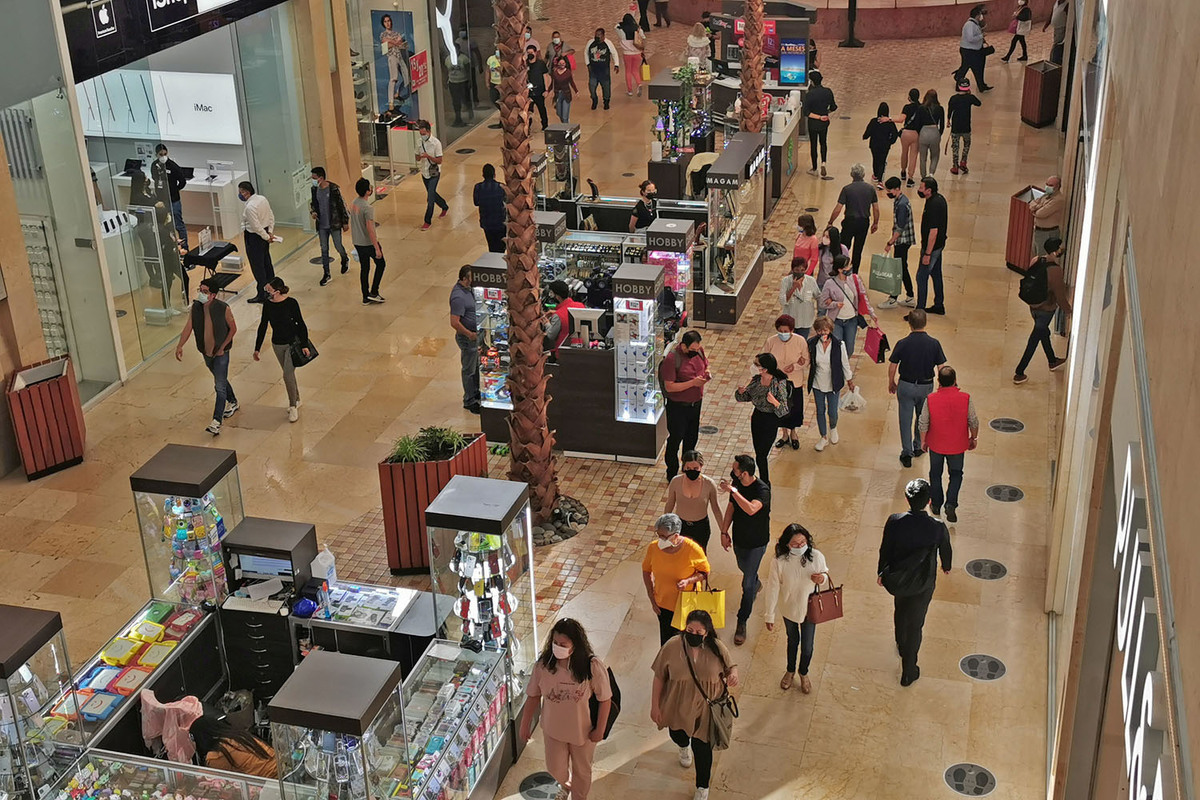 Aspectos de un centro comercial en Puebla | Melanie Torres
