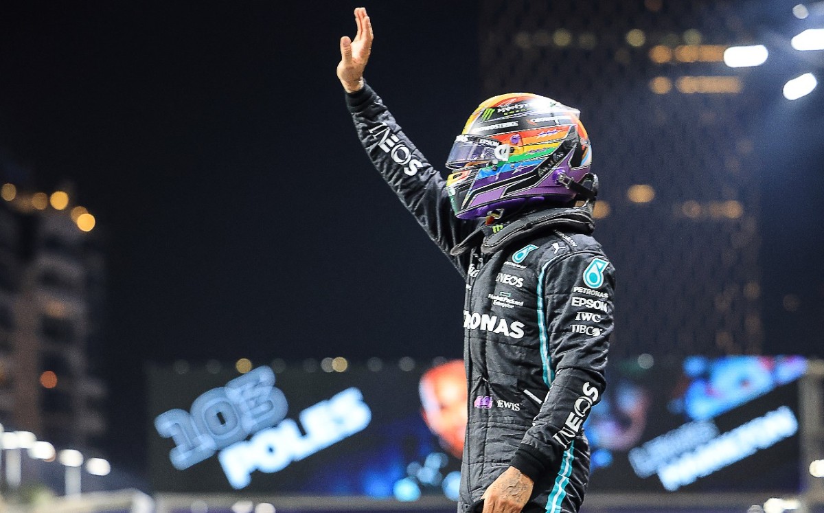 Un error de Verstappen le da la Pole a Lewis Hamilton en el GP de Arabia Saudita (AFP)