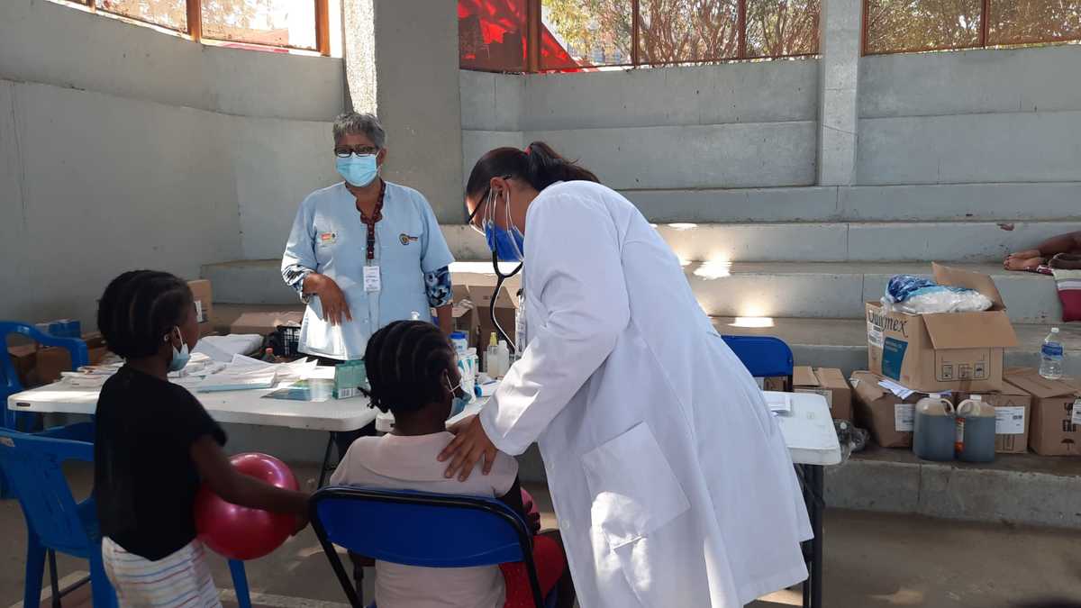 En el lugar, algunos migrantes reciben atención médica. (Javier Trujillo)