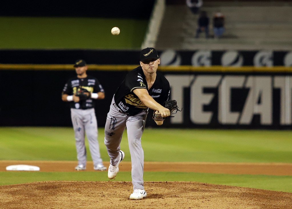 Sultanes derrota a Naranjeros de Hermosillo en primero juego de la serie