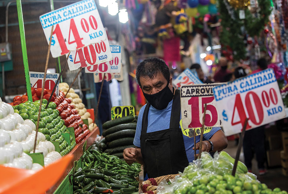 Sin cambios. Banxico mantuvo sus pronósticos para la inflación general de 6.8% al cierre del 2021.