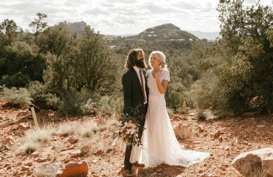 La pareja vive felizmente su matrimonio | Instagram