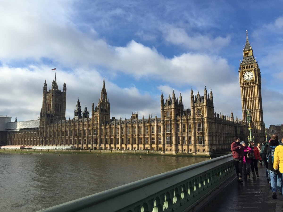 Palacio de Westminster, en Reino Unido. | Foto en Twitter, @hiperalfonsin