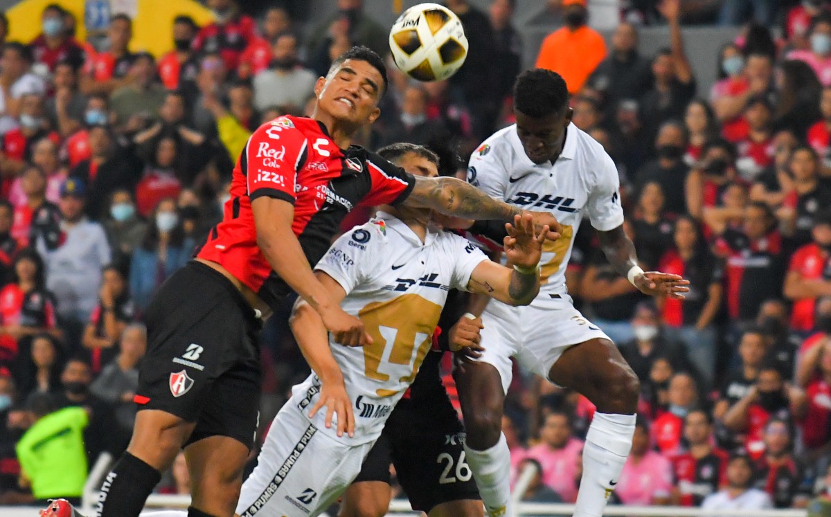 Ramos Rizo considera que hubo penal sobre Dinenno ante Atlas (Imago7)