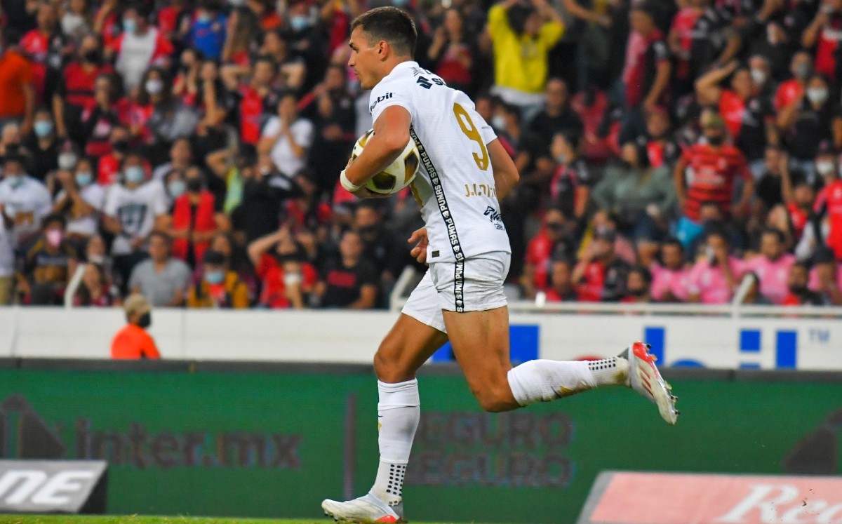 Pumas apela a FMF la expulsión de Juan Dinenno en semifinal contra Atlas (Imago7)
