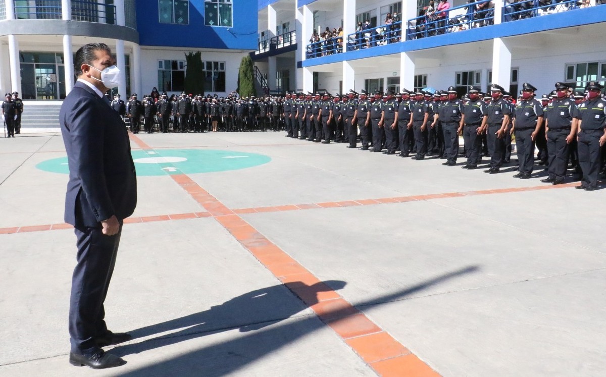 En la explanada de la Academia Municipal de Policía, dijo que la seguridad se volvió prioridad en su administración. (Especial)
