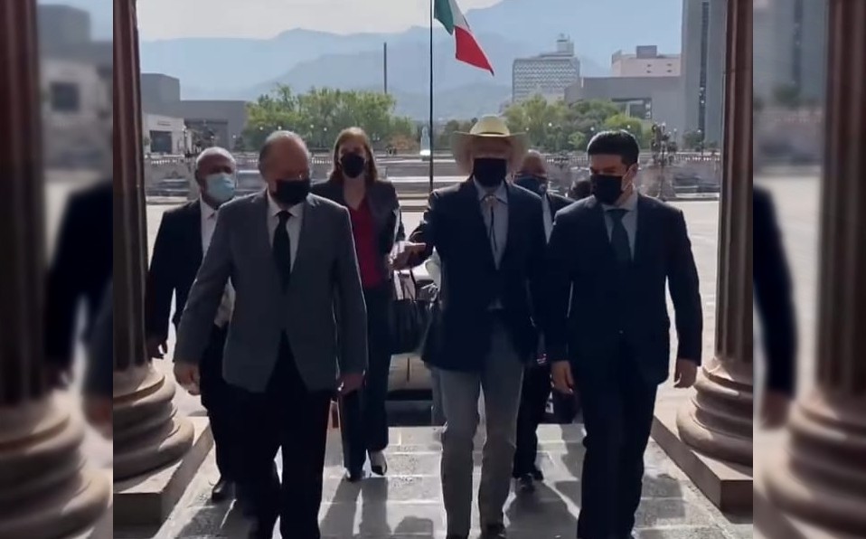 El gobernador Samuel García publicó en sus historias de Instagram la llegada del embajador. Foto: Especial