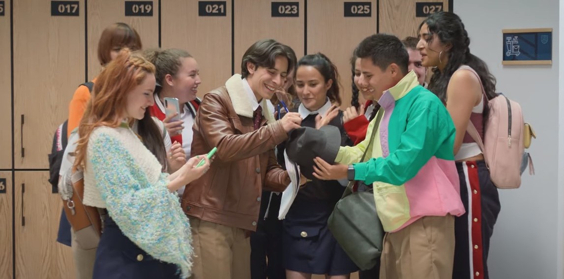 Imagen del trailer de Rebelde. / Netflix