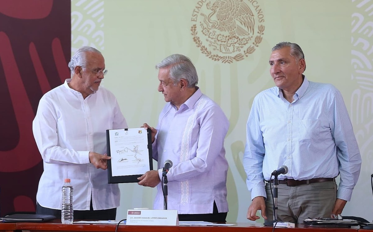 López Obrador consideró que se debe recuperar el IMSS-Bienestar, que fue lo único bueno que sobrevivió al vendaval neoliberal.| Javier Ríos