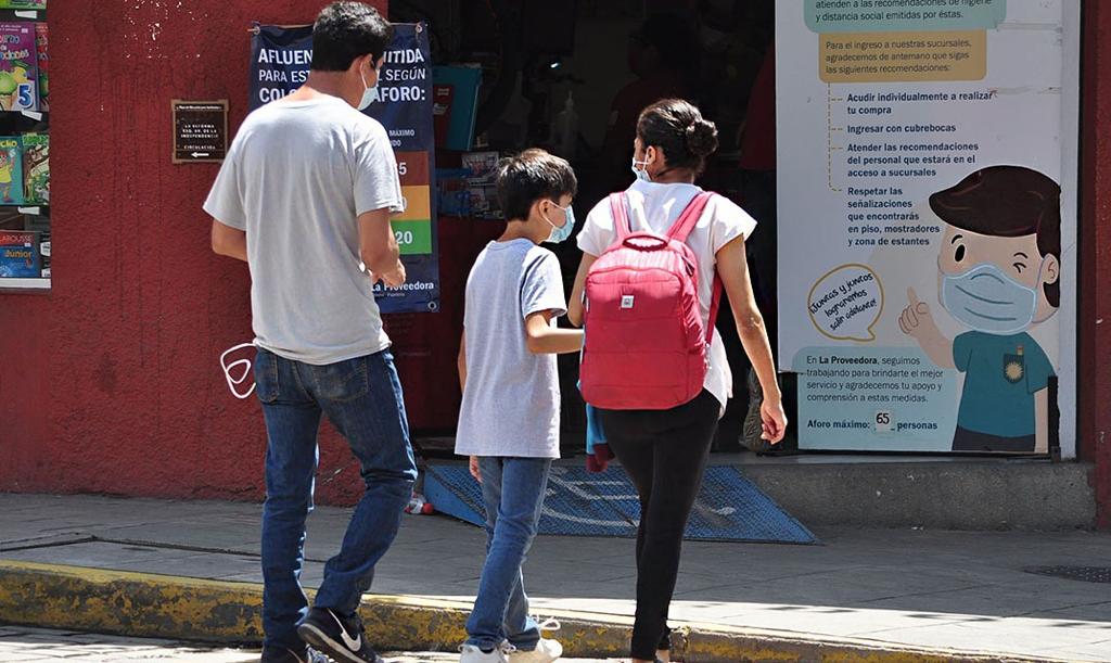 Los docentes recibieron una unidosis del biológico CanSino.