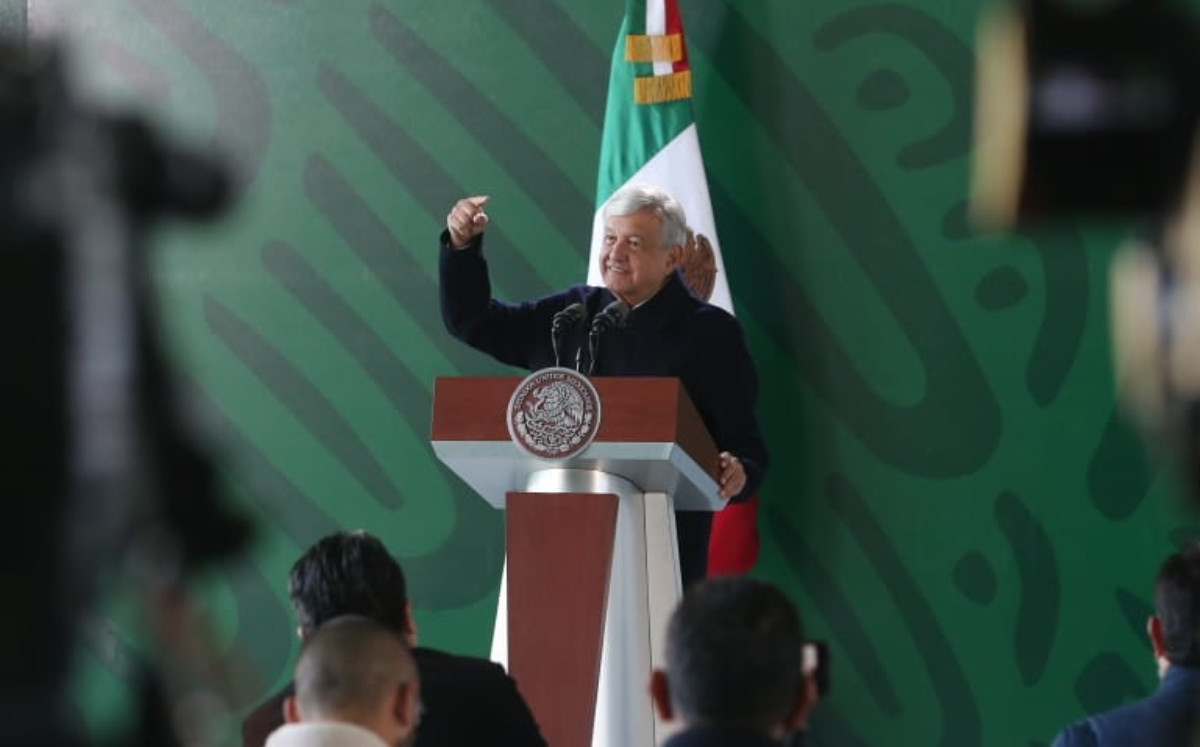 AMLO se compromete a regularizar también autos chocolate de Nayarit