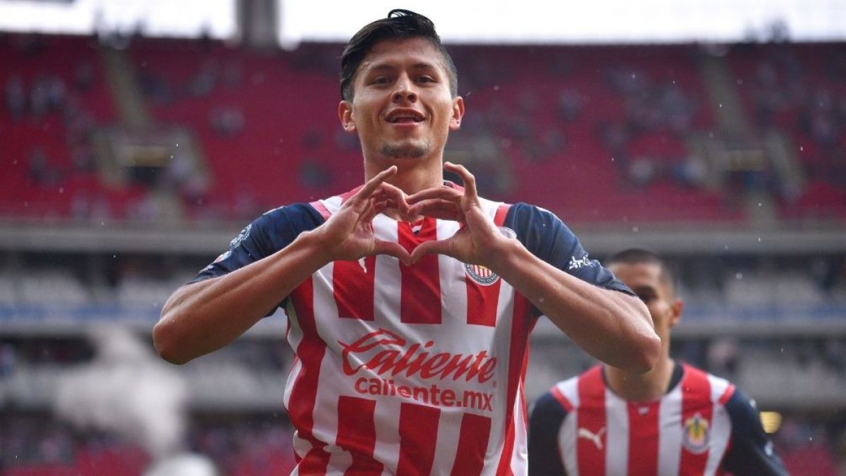 Chuy Godínez pasó a Gallos Blancos. (Especial)