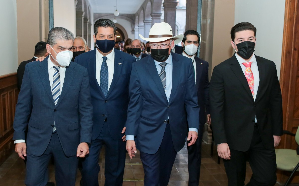 Embajador de EU junto con gobernadores de Tamaulipas, Coahuila y Nuevo León.  (Twitter)