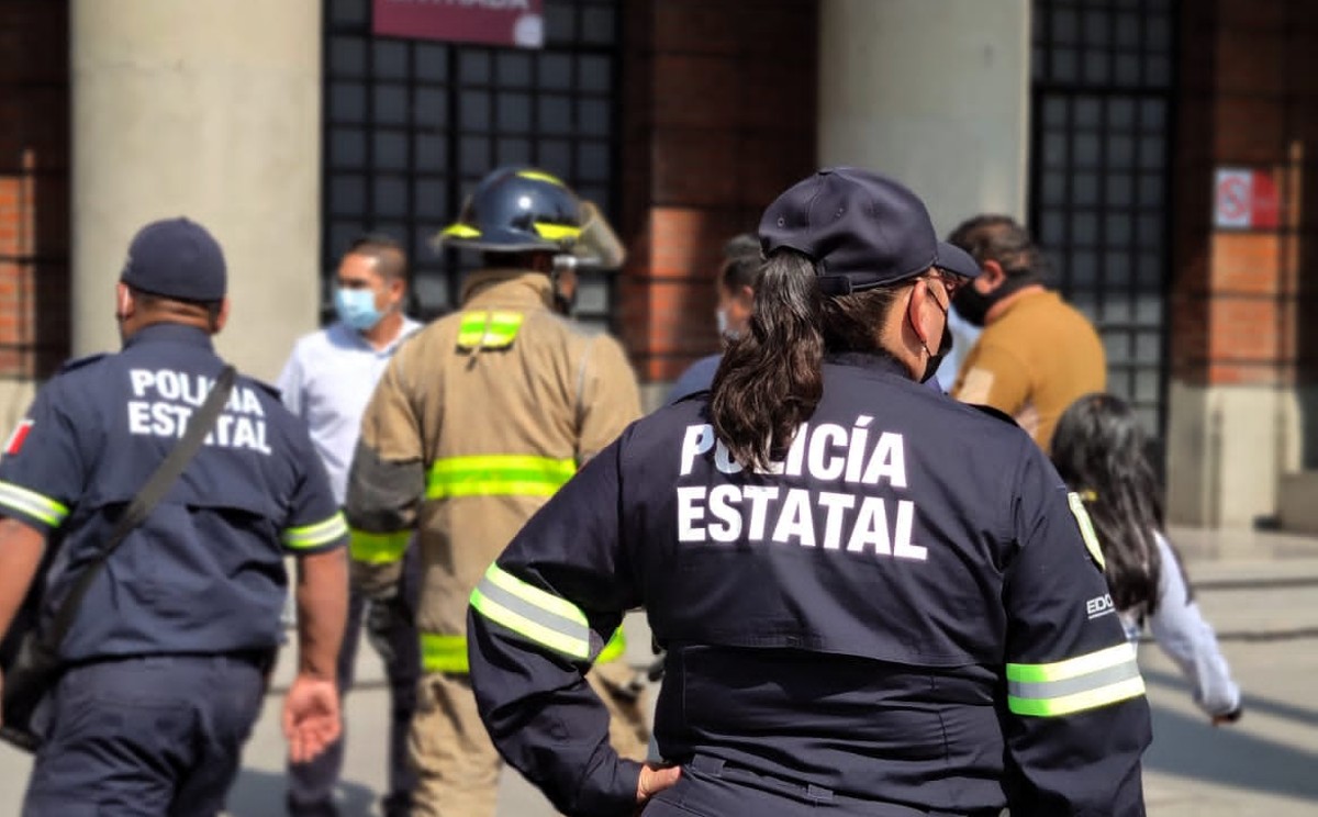 En la evacuación participó personal de Protección Civil en coordinación de elementos de seguridad. (Especial)