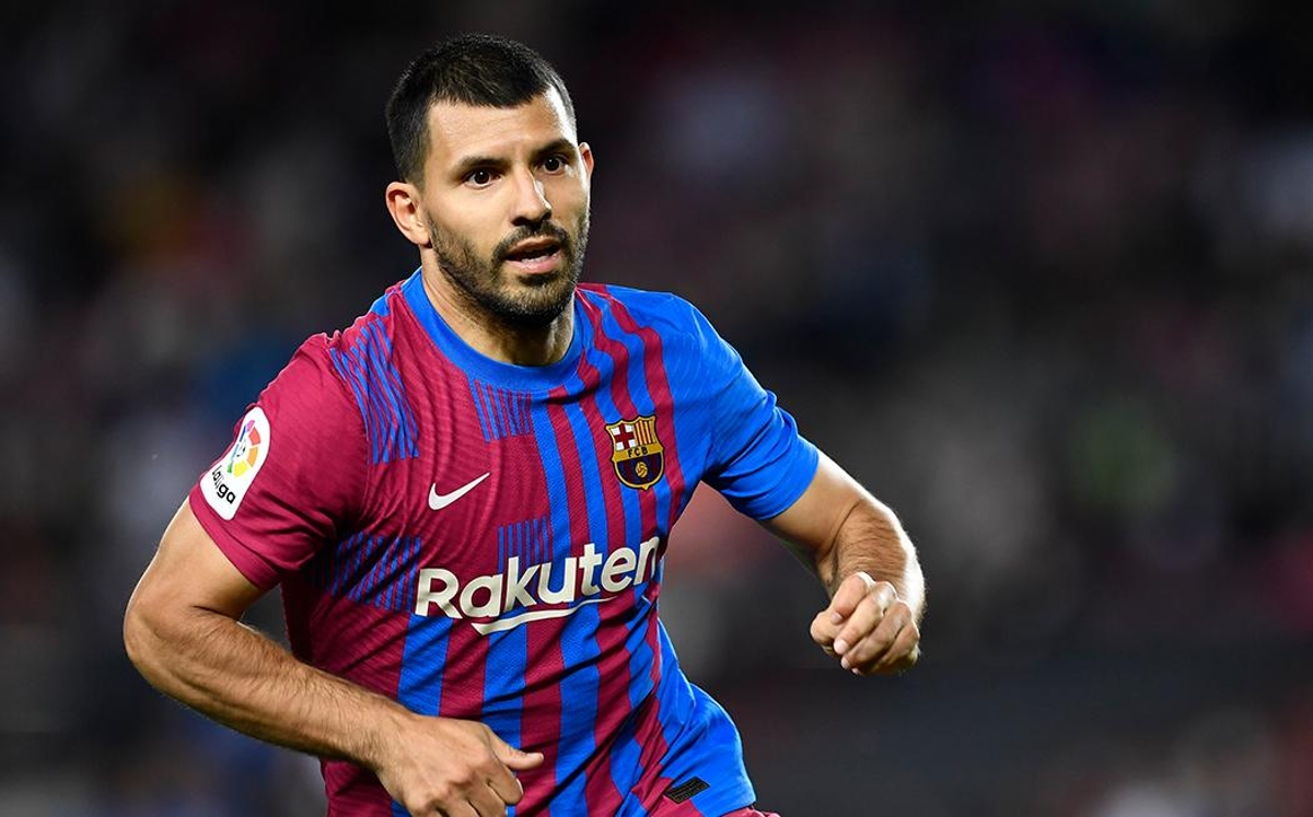 'Kun' Agüero, en medio de la polémica por viaje mientras el Barcelona era eliminado de Champions (Reuters)