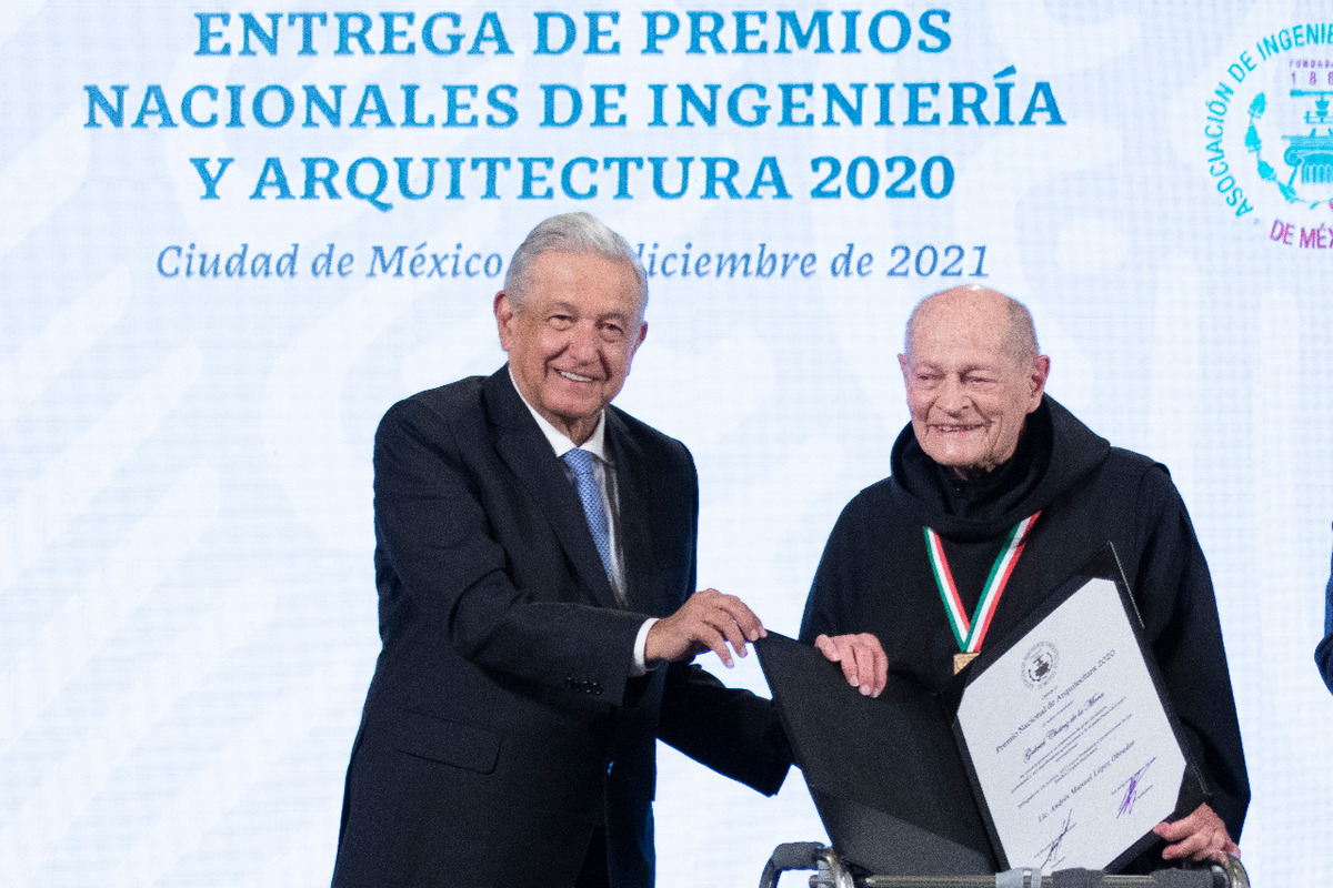 Los premios fueron entregado por AMLO en Palacio Nacional. (Especial)