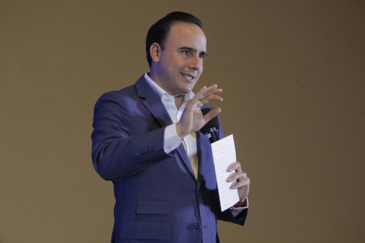 El alcalde de Saltillo explicó el proyecto de los cinco ejes como políticas de una ciudad inteligente.| Manuel Guadarrama