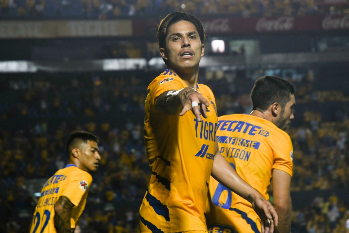 Carlos Salcedo lanza sencillo 'Hoy Se Va' y hace su debut como cantante (Imago 7)