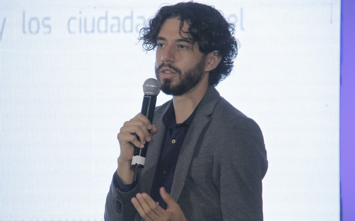 Christian Correa Castañeda durante su ponencia en el 'Foro Smart Cities'. (Mauricio Román)