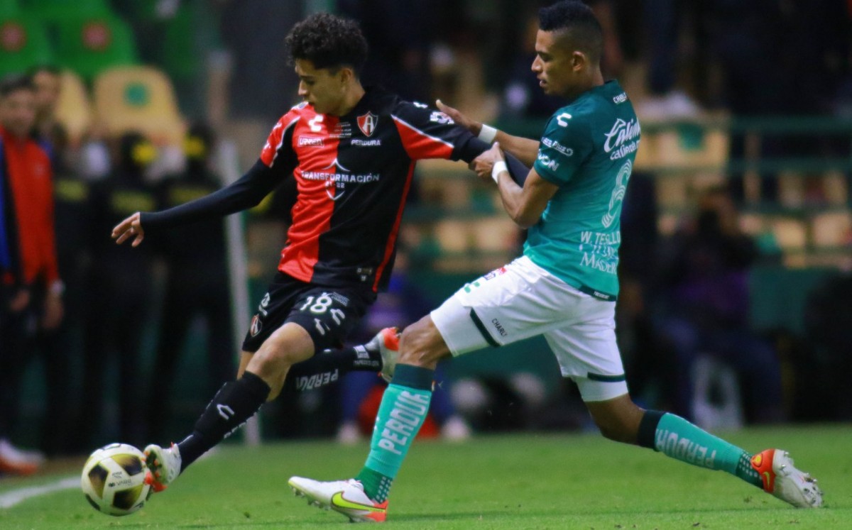 Enrique Garay lanza dura crítica a narración del León vs Atlas (Imago7)