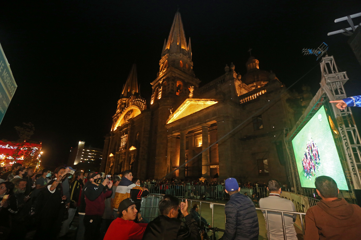 Se instalaron pantallas en el Centro para disfrutar del partido. (Fernando Carranza)