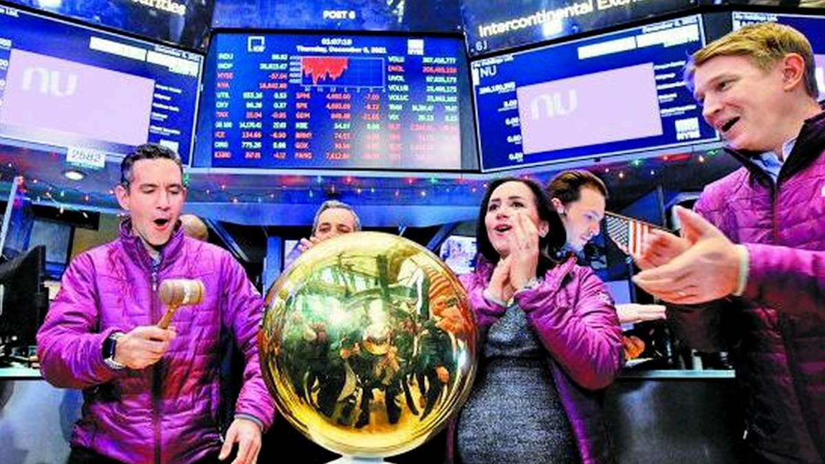 Nubank alcanza valoración de 50 mil mdd tras debut bursátil