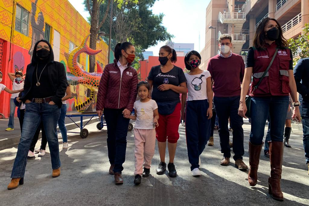 La jefa de Gobierno, Claudia Sheinbaum, encabezó la Gala Barrio Adentro en la colonia Santa María la Redonda. (Leonardo Lugo)