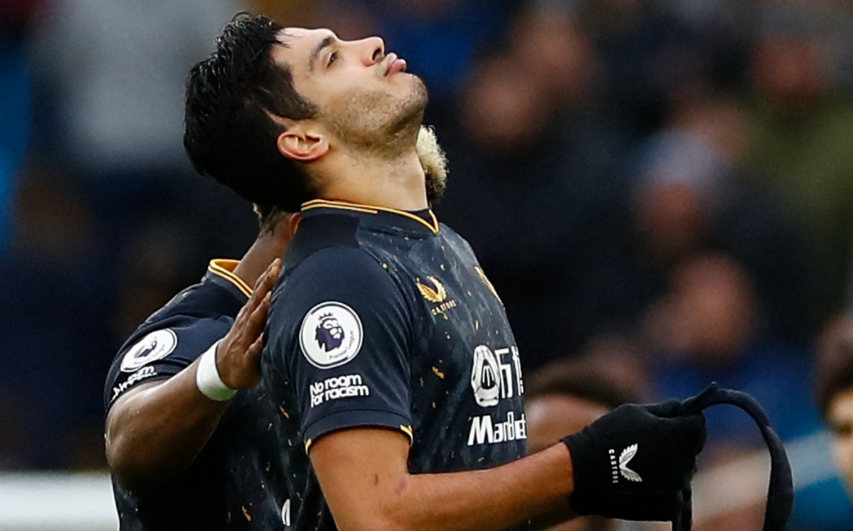 Raúl Jiménez es expulsado durante el Manchester City vs Wolves (Reuters)
