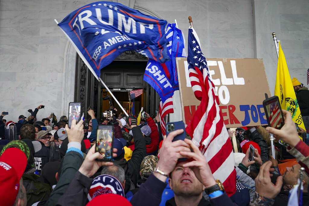 Los simpatizantes de Trump buscaron tomar el Capitolio de Estados Unidos bajo la falsa premisa del fraude electoral. (AP / Archivo)