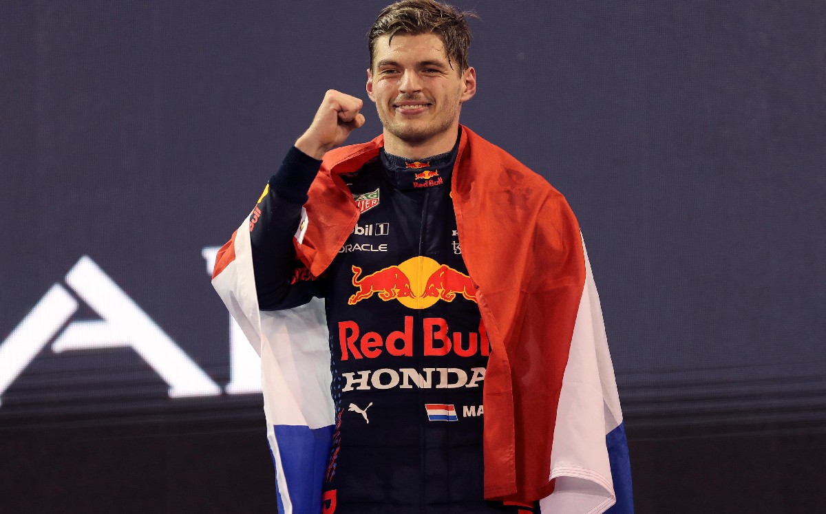 Max Verstappen le arrebata el título de F1 a Hamilton en la última curva (AP)