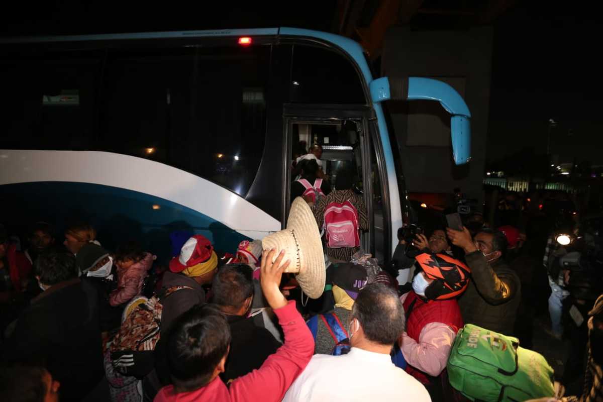 Migrantes salen rumbo a la Basílica de Guadalupe | Javier Ríos