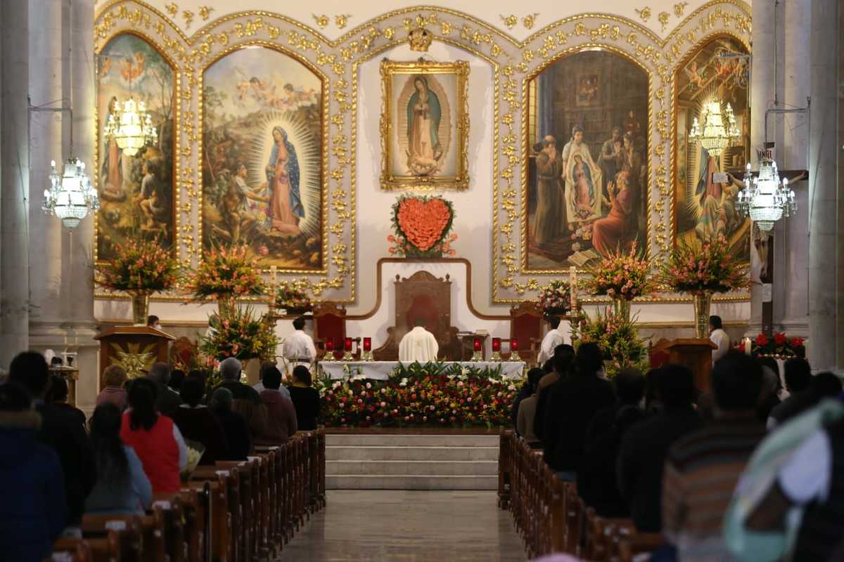 Misa en la iglesia de La Villita con motivo del Día de la Virgen de Guadalupe con un aforo mínimo (Jorge Sánchez)