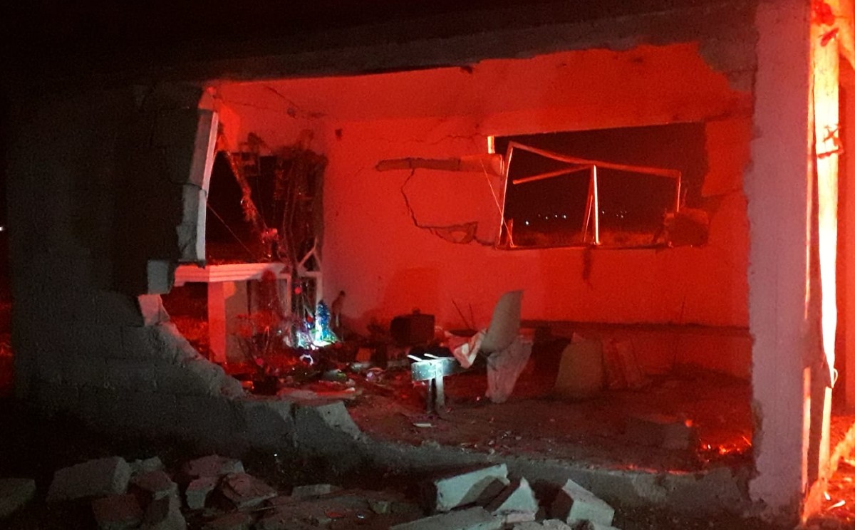 El perímetro fue acordonado hasta que bomberos confirmaron que la zona estaba fuera de riesgo. (Especial)