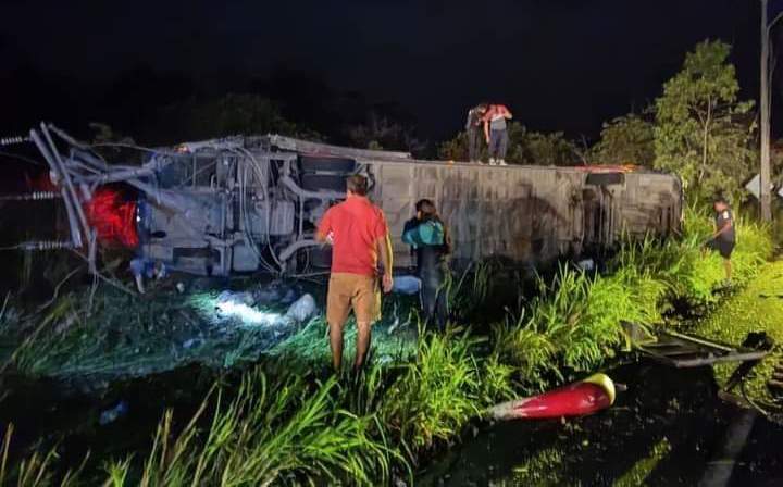En Ecuador, accidente de autobús deja al menos 18 muertos y 25 heridos ...