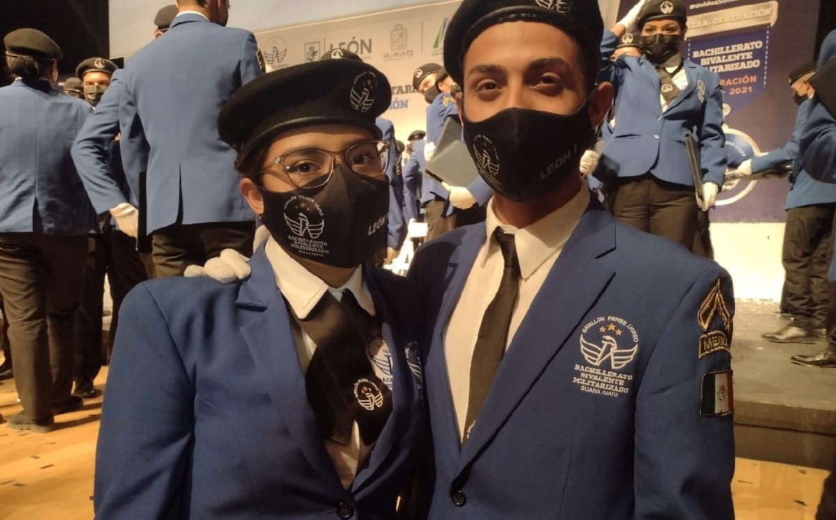 Fueron 142 alumnos egresados de la Preparatoria Militarizada / Christian Rendón