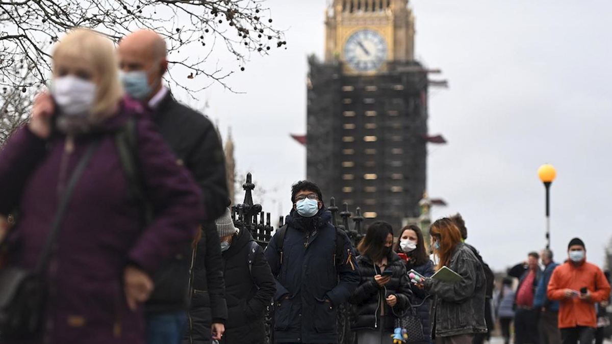 Boris Johnson confirma la primera muerte por la variante