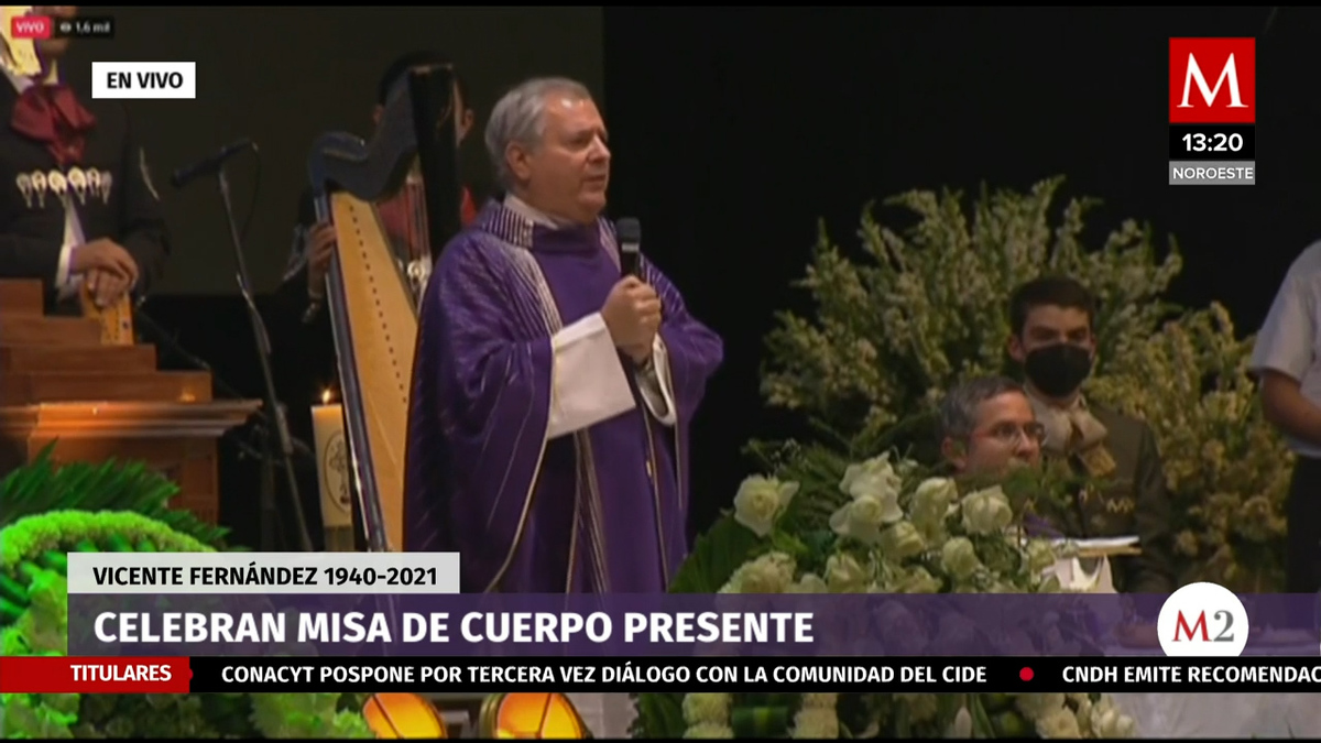 Celebran misa de cuerpo presente de Vicente Fernández