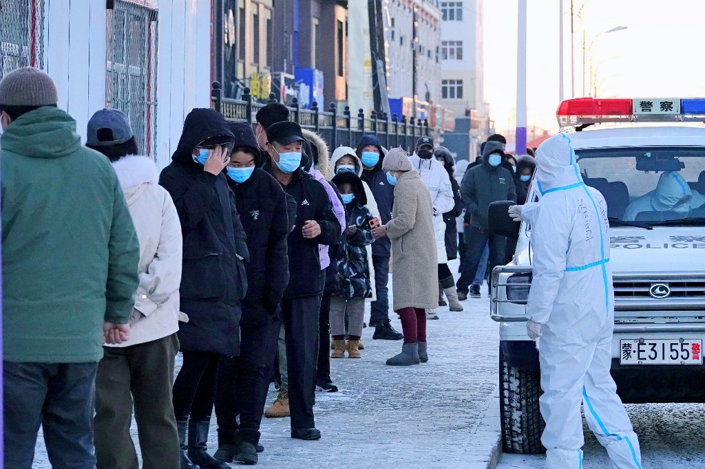 China ha desplegado estrictos controles tras ser el primer país en el mundo en reportar covid-19. | AFP