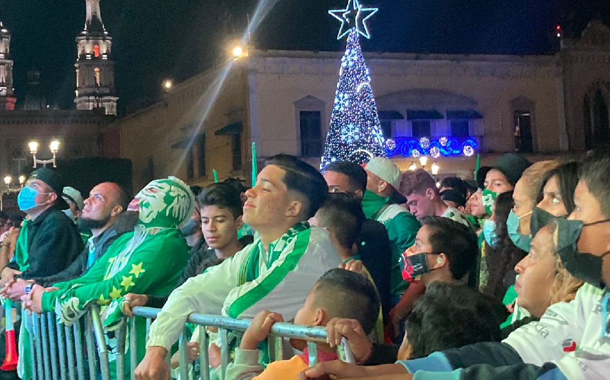 Incluso en la derrota siguen apoyando a su equipo / Wendoline Adame