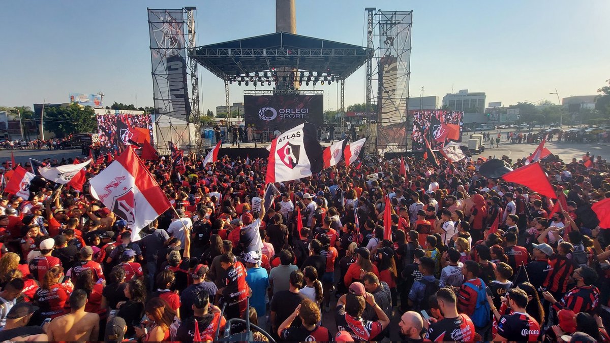 Glorieta Niños Héroes, testigo de un día único para los Rojinegros