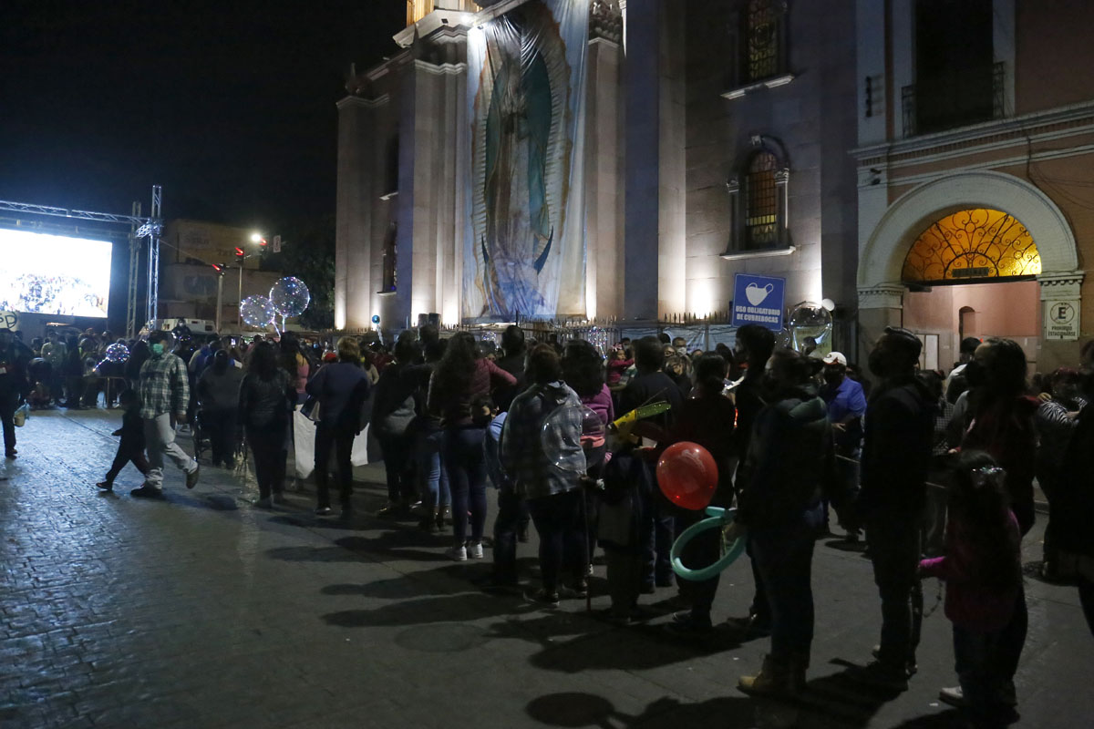 Se trató de un 12 de Diciembre diferente ya que no se ubicaron los tradicionales puestos frente a la iglesia. | Rolando Riestra