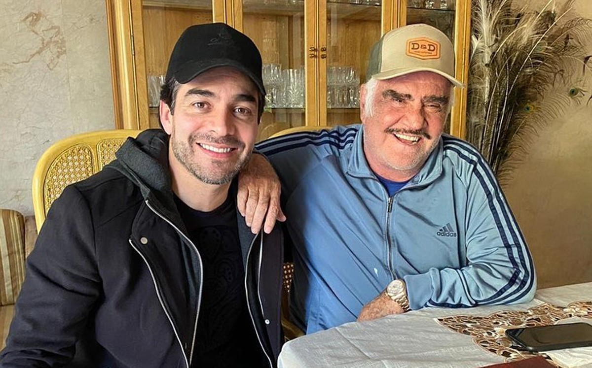El actor visitó al cantante en su rancho ubicado en Jalisco. (Instagram)