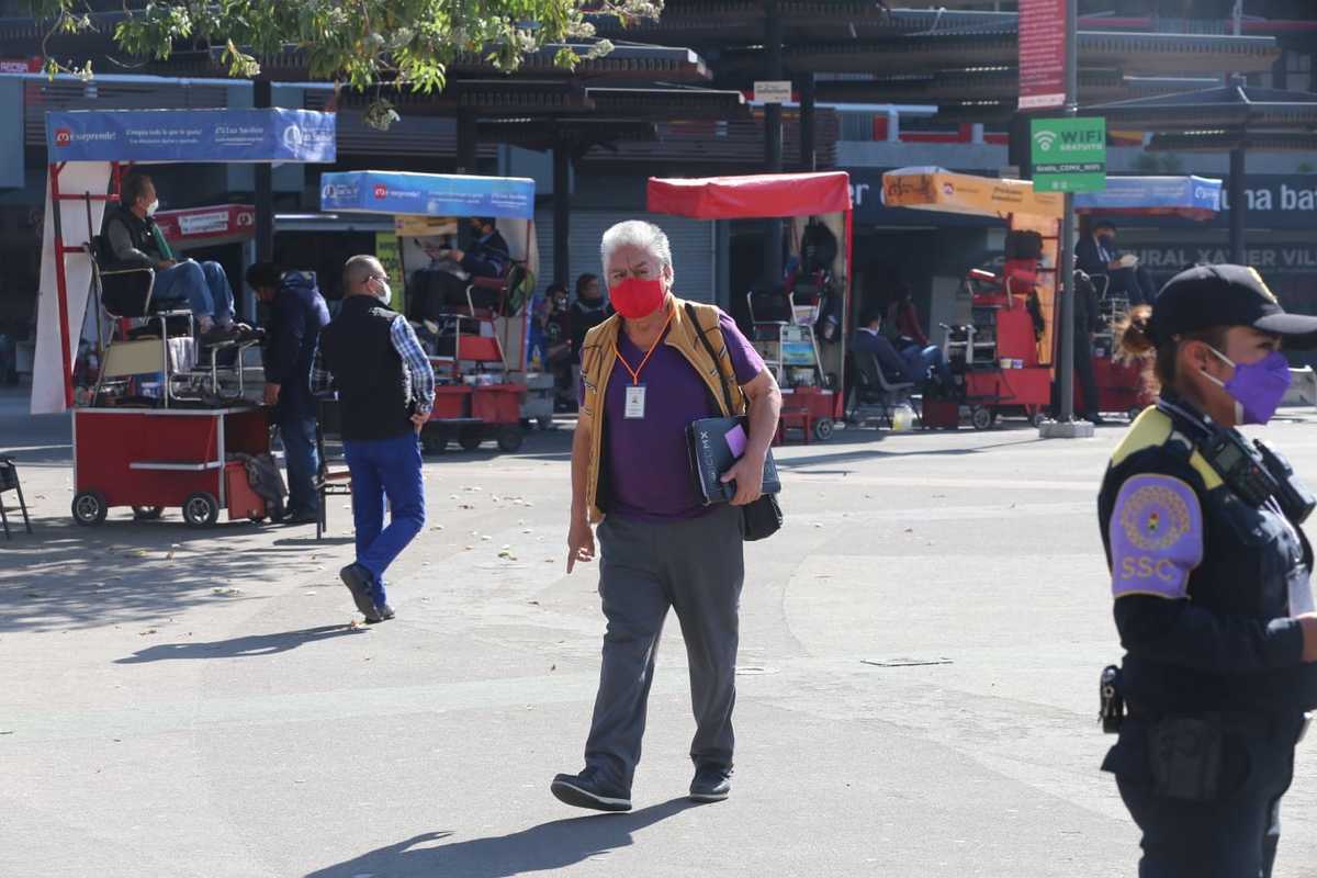 Los adultos mayores recibirán una tercera dosis de covid-19 | Javier Ríos