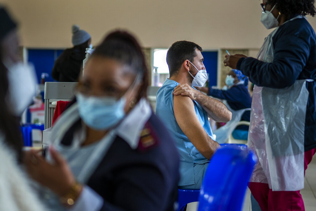 África ha quedada rezagada en la aplicación de vacunas contra el covid-19 debido a la desigualdad. (AP)